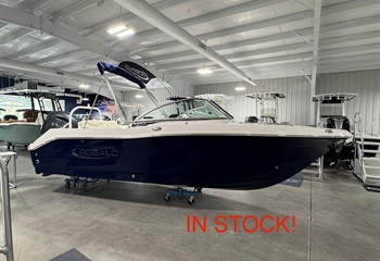 2026 Robalo R207 Biscayne Blue  Boat